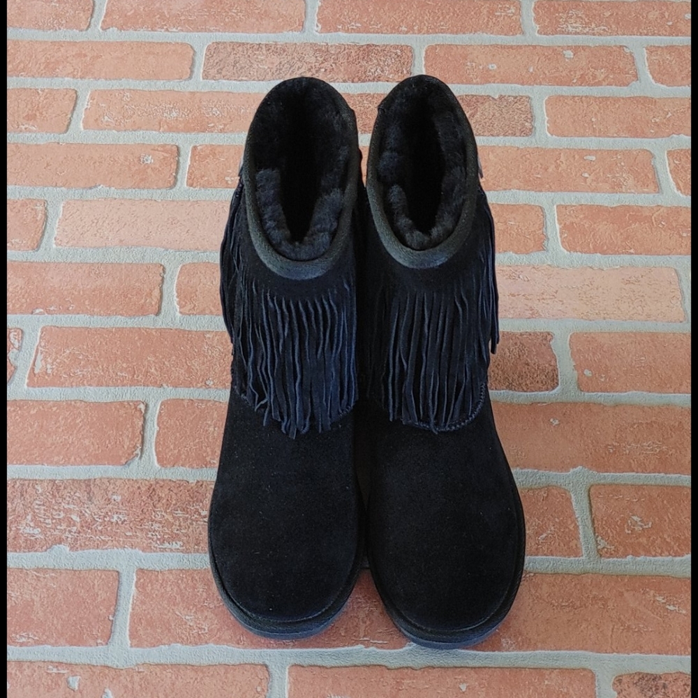 Minnetonka fringe boots